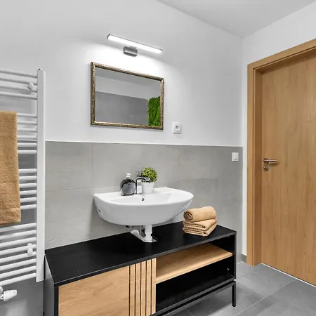 Lägenhet Near Bts Airport