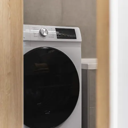 Near Bts Airport Apartment