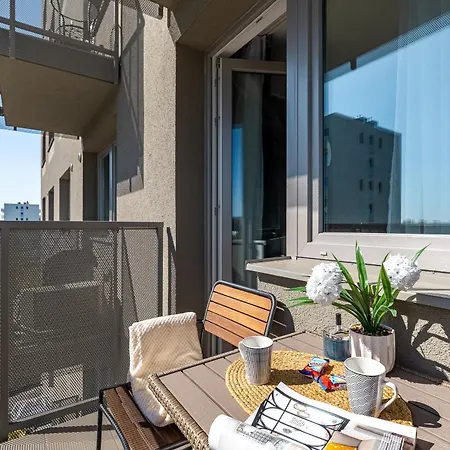 Near Bts Airport Apartman *