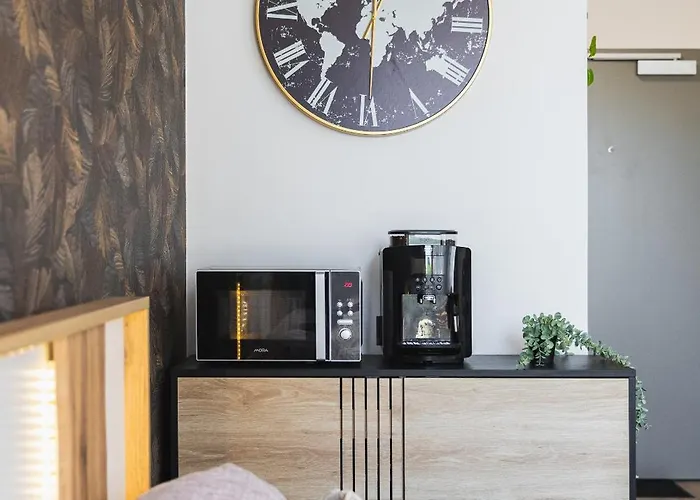 Near Bts Airport Apartment Pressburg